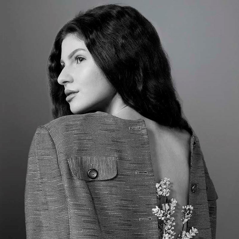 Елина Младенова